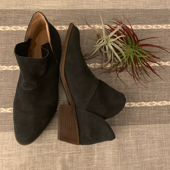 Lucky Brand Shoes - Lucky Brand Navy Blue Booties